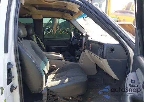 2003 Chevrolet Silverado 2500Hd Ls/Lt из США, поврежденный, VIN 1GCHK29123E329309